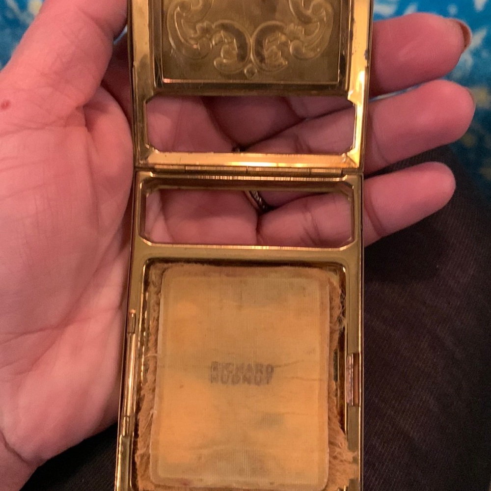 Richard Hudnut compact case for powder. Vintage